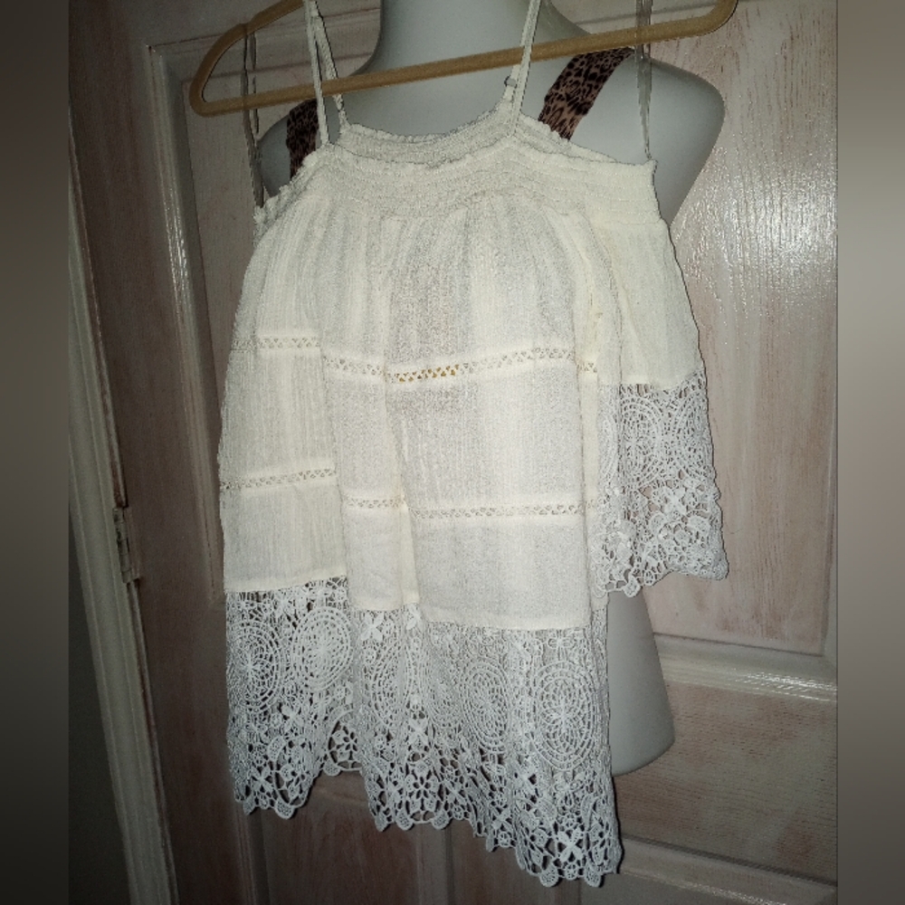 Andre by Unit Creme Lace and Rayon adjustable Bohemian Strappy Top New Small